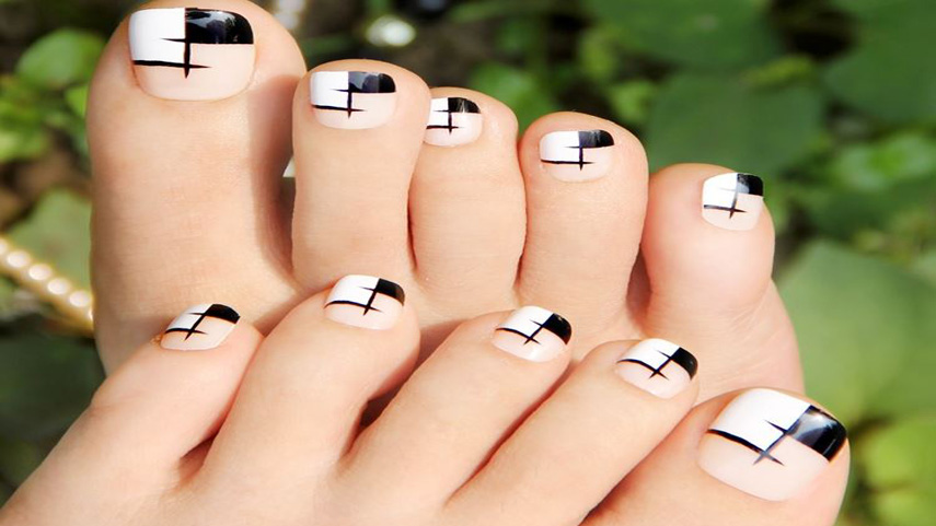 glossy-toenails-with-shellac-nail-polish-2